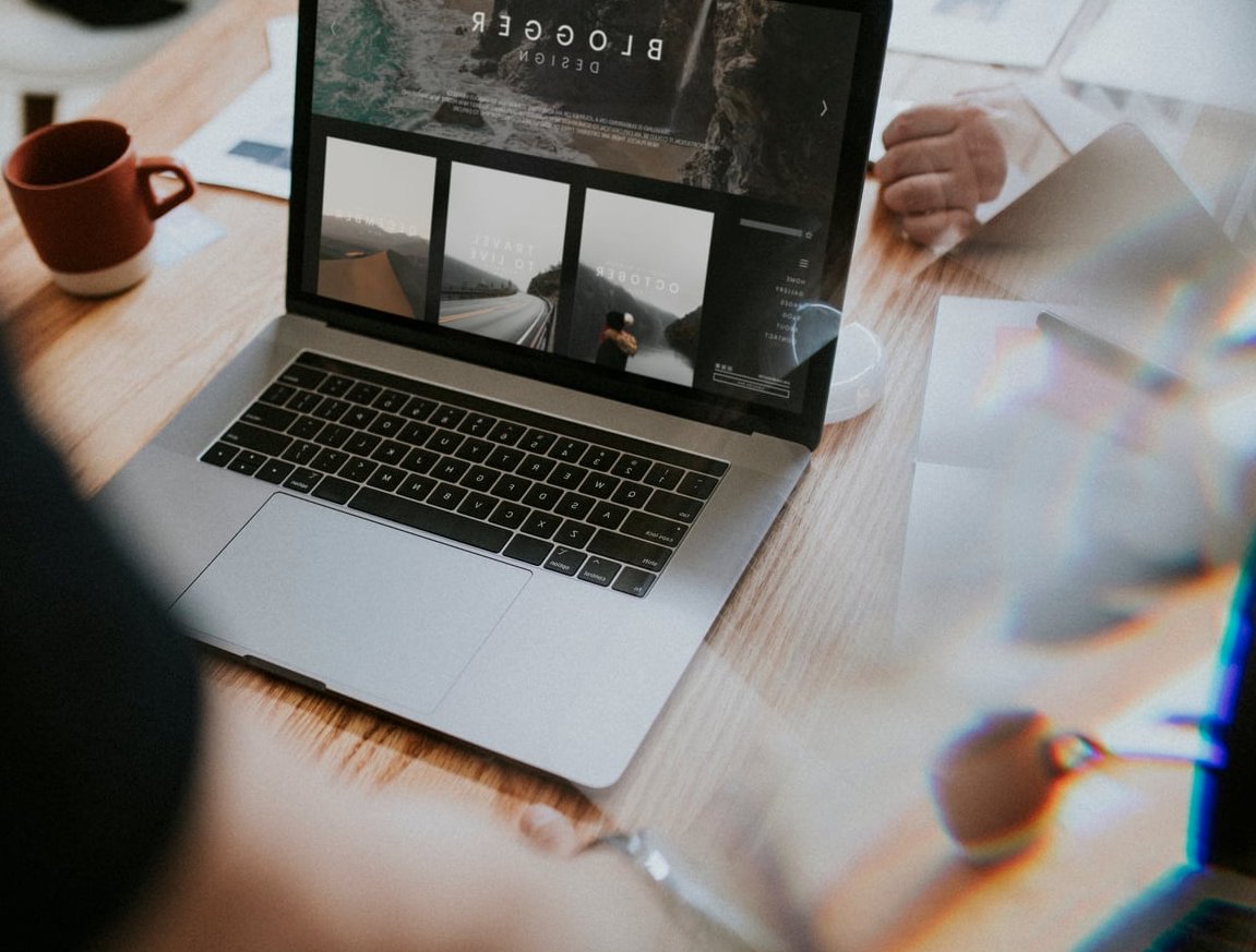website headline laptop